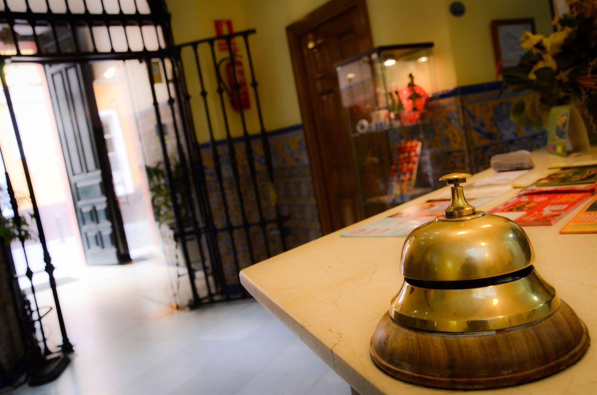 Hotel Londres Seville Luaran gambar